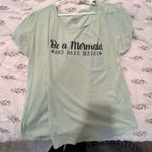 Size L t-shirt